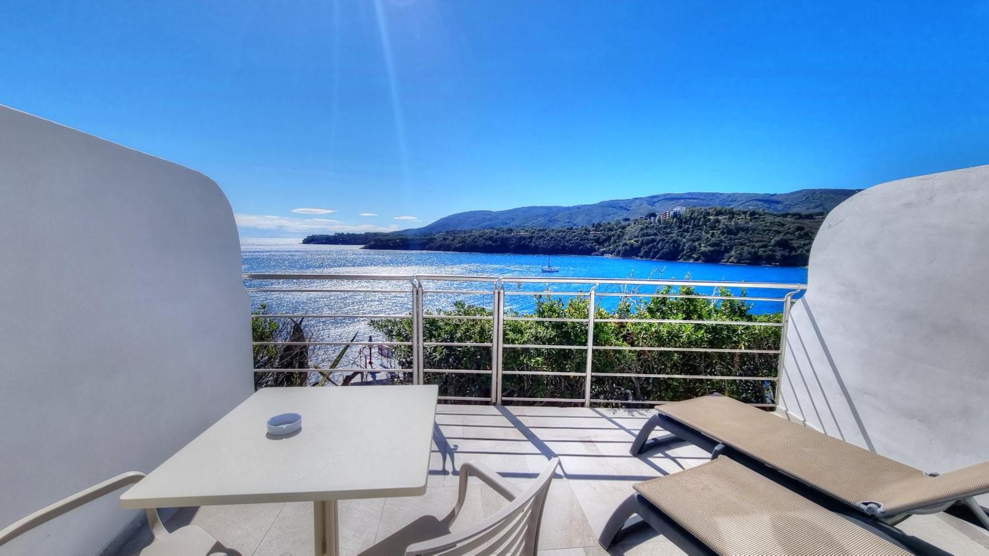 Hotel Plaza Porto Azzurro Habitación foto